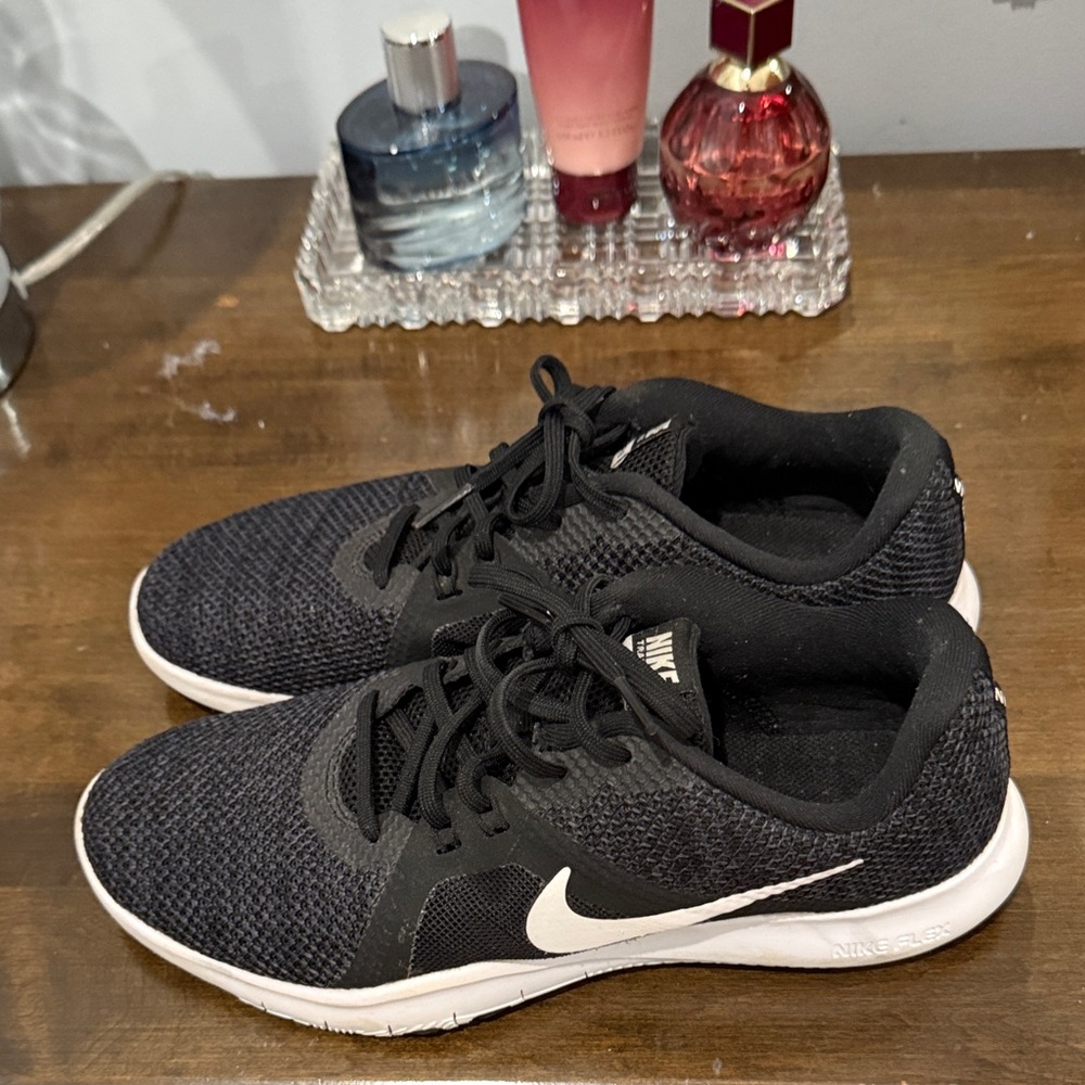 Nike Black and White Athletic Training Shoes